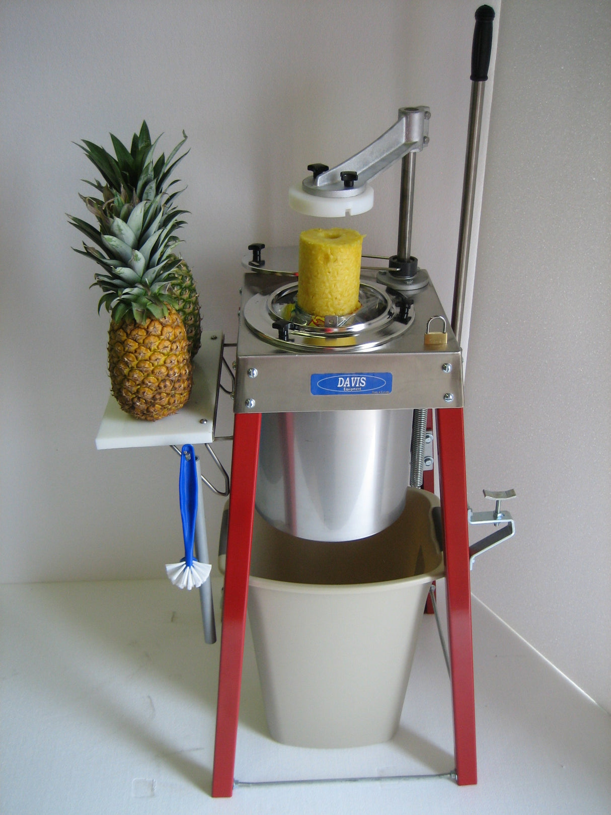 S961 Pineapple Peeler & Corer: Floor Model